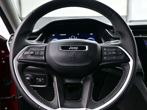 Used 2023 Jeep Grand Cherokee L Laredo image 24