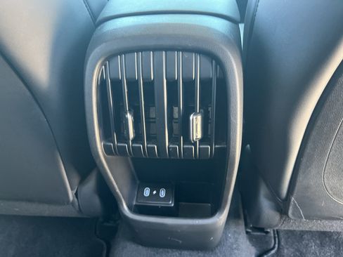 Used 2025 Hyundai Kona Limited AWD/4WD image 44