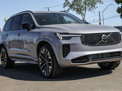 New 2026 Volvo XC90 T8 Ultra w/ Lounge Package
