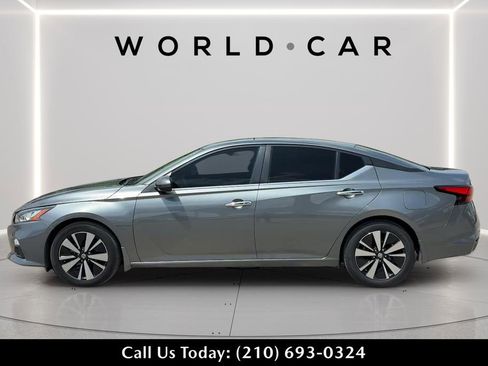 Used 2022 Nissan Altima 2.5 SV image 3