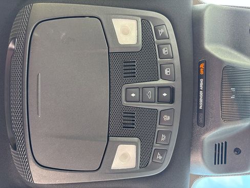 Used 2022 Ford Expedition Limited image 25