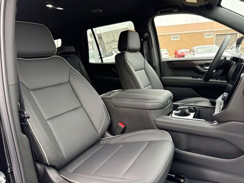 New 2026 GMC Yukon Elevation image 19
