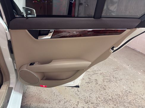 Used 2011 Mercedes-Benz C 300 4MATIC Sedan image 27