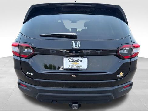 Used 2024 Honda Pilot LX image 4