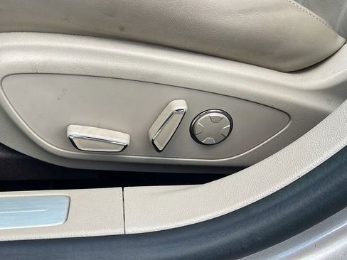 Used 2018 Lincoln MKZ Reserve FWD image 21