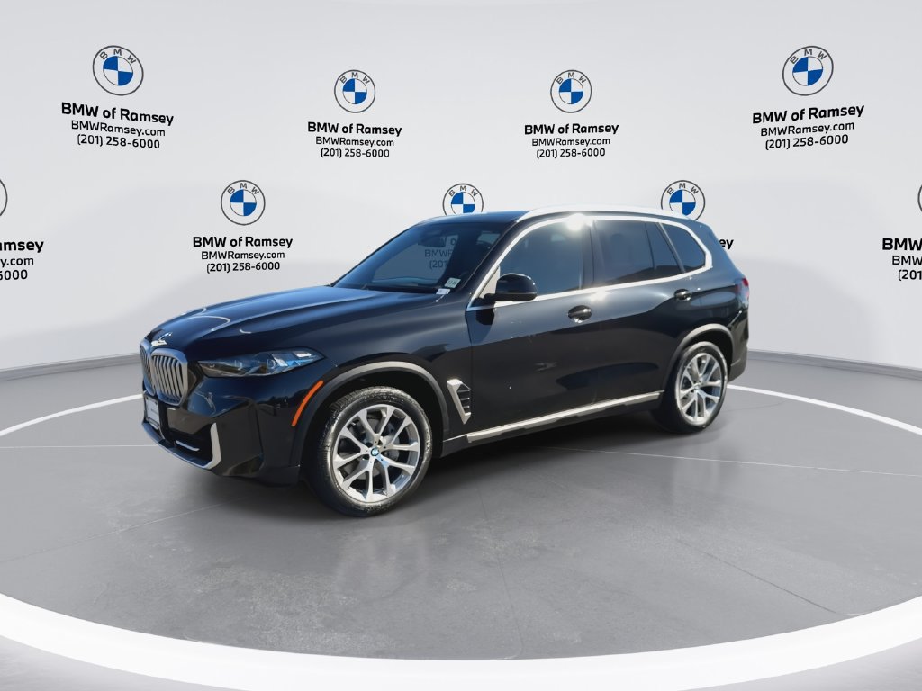 Used 2024 BMW X5 xDrive40i w/ Premium Package AWD/4WD image 4