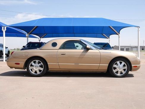 Used 2005 Ford Thunderbird RWD image 2
