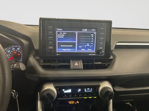 Used 2020 Toyota RAV4 LE FWD image 15