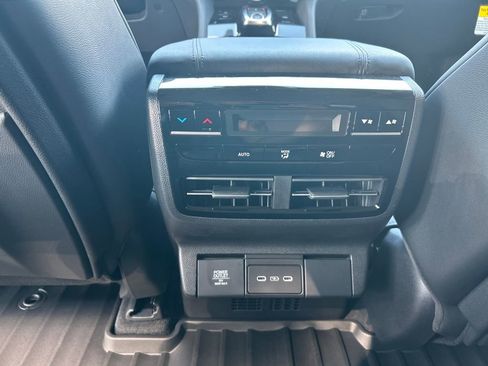 New 2026 Acura MDX SH-AWD image 18
