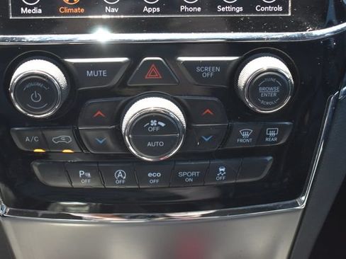 Used 2020 Jeep Grand Cherokee Limited AWD/4WD image 30