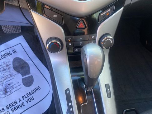 Used 2016 Chevrolet Cruze LT image 14