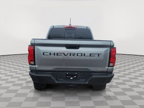 Used 2025 Chevrolet Colorado ZR2 w/ Technology Package AWD/4WD image 4