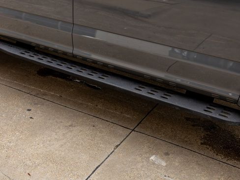 Used 2020 Ford F150 Raptor w/ Equipment Group 802A Luxury image 12