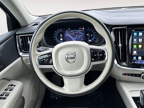 Used 2024 Volvo S60 B5 Core image 12