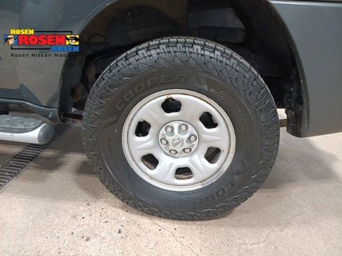 Used 2012 Nissan Xterra X AWD/4WD image 32