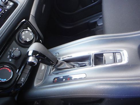 Used 2019 Honda HR-V LX image 14