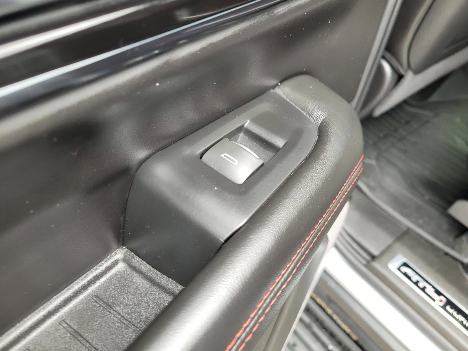 Used 2025 GMC Yukon AT4 Ultimate w/ LPO, Floor Liner Package AWD/4WD image 19