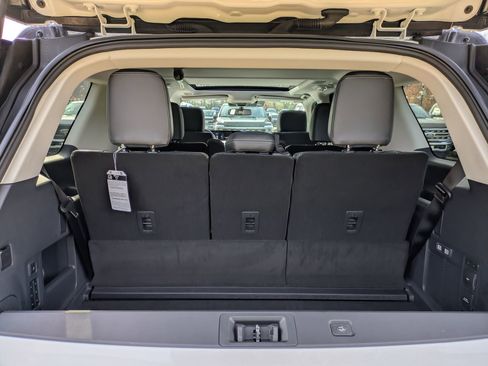 New 2025 Ford Expedition Platinum w/ Driver's Package image 32