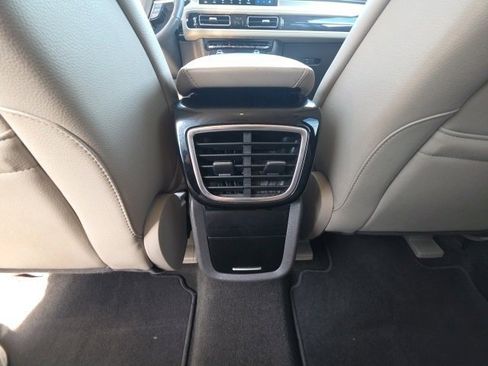 Used 2022 Lincoln Nautilus FWD w/ Premium Package image 24