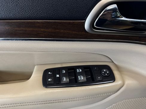 Used 2016 Jeep Grand Cherokee Limited w/ Trailer Tow Group IV image 10