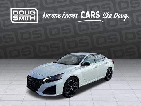 Used 2023 Nissan Altima 2.5 SR image 1