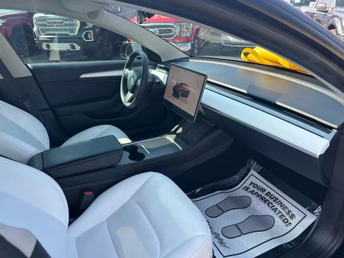 Used 2022 Tesla Model 3 Standard Range image 14
