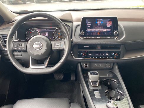 Certified 2023 Nissan Rogue SV w/ SV Premium B Package AWD/4WD image 17