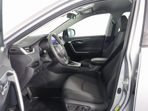 Used 2024 Toyota RAV4 XLE AWD/4WD image 10