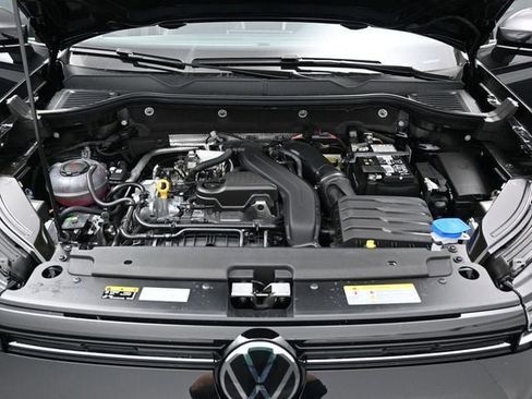 New 2026 Volkswagen Taos SE image 15