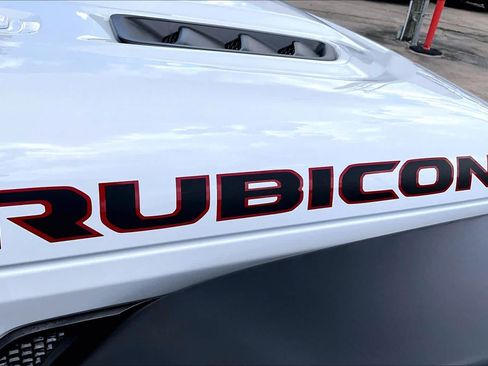 Used 2024 Jeep Wrangler Unlimited Rubicon AWD/4WD image 10