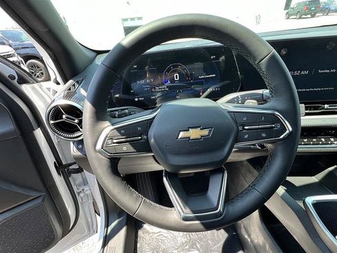 New 2027 Chevrolet Equinox LT w/ Convenience Package II AWD/4WD image 13