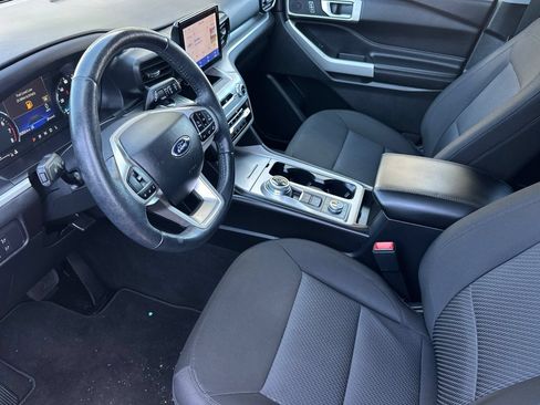 Used 2022 Ford Explorer XLT AWD/4WD image 10
