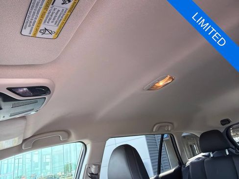 Used 2022 Subaru Outback Limited AWD/4WD image 10