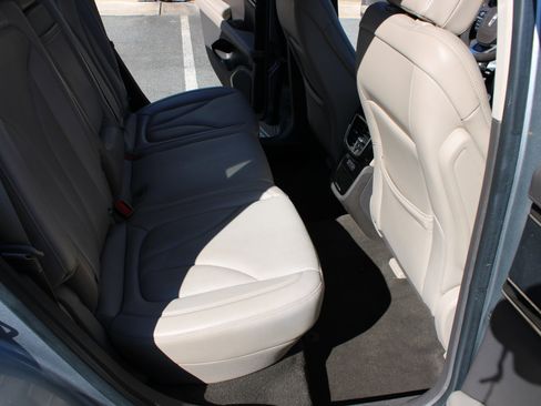 Used 2023 Lincoln Nautilus Reserve image 14