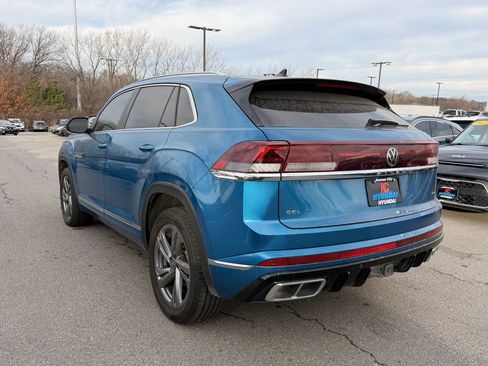Used 2024 Volkswagen Atlas Cross Sport SEL R-Line image 4