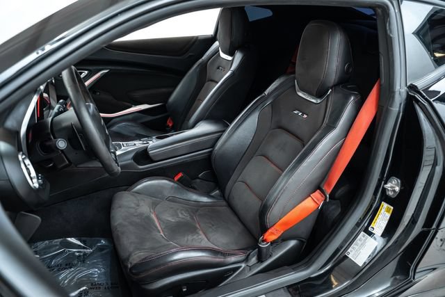 Used 2018 Chevrolet Camaro ZL1 RWD image 19