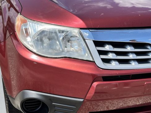 Used 2011 Subaru Forester 2.5X Premium w/ All-Weather Pkg AWD/4WD image 5