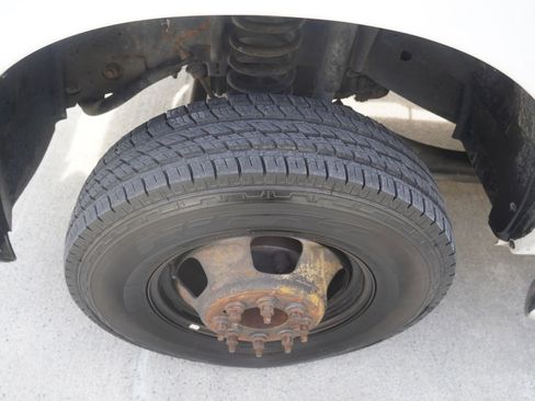 Used 2018 RAM 3500 Tradesman w/ Chrome Appearance Group image 24