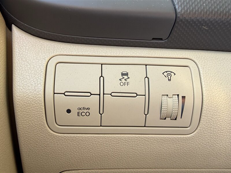 Used 2014 Hyundai Accent GLS FWD image 15