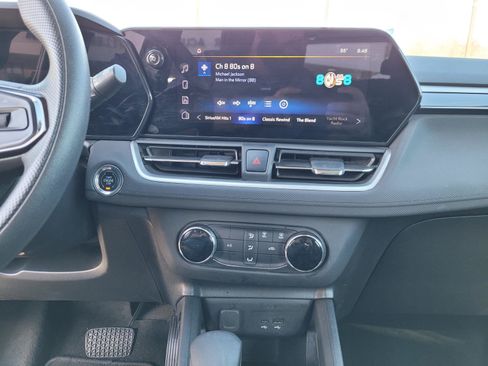 Used 2024 Chevrolet TrailBlazer LS FWD image 25