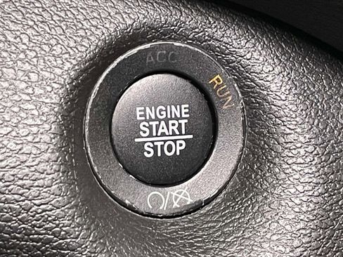 Used 2021 Jeep Cherokee Latitude Lux image 40