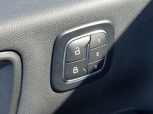 Certified 2025 Ford Escape Platinum AWD/4WD image 27