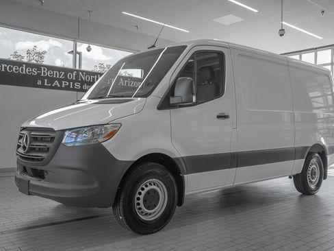Used 2025 Mercedes-Benz Sprinter 2500 image 3
