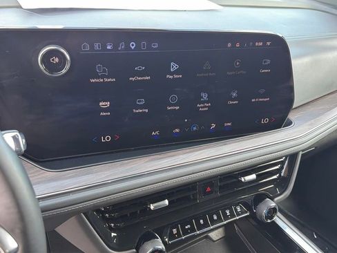 Certified 2025 Chevrolet Suburban LS RWD image 22