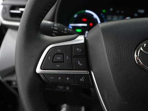 Used 2025 Toyota Sienna XLE w/ XLE Plus Package image 27