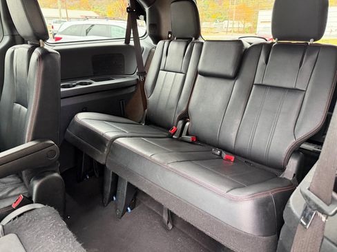 Used 2019 Dodge Grand Caravan GT image 18