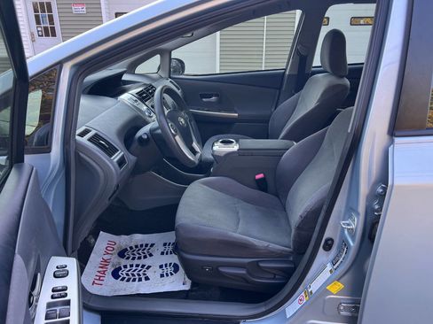 Used 2012 Toyota Prius V Three image 22
