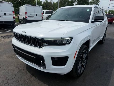 Used 2021 Jeep Grand Cherokee L Overland w/ Advanced Protech Group III AWD/4WD image 2