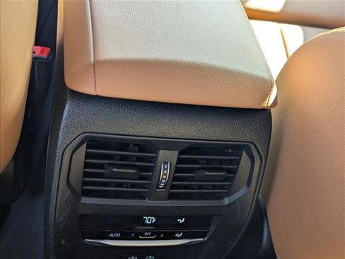 Used 2022 BMW 330i Sedan w/ M Sport Package image 16