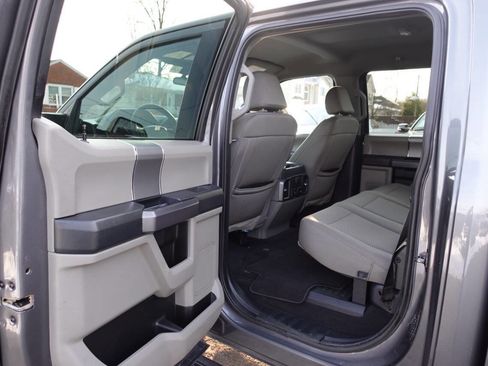 Used 2022 Ford F250 XLT w/ Black Appearance Package image 17